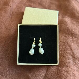 Elegant Gold Natural Pearl Earrings - Clip On